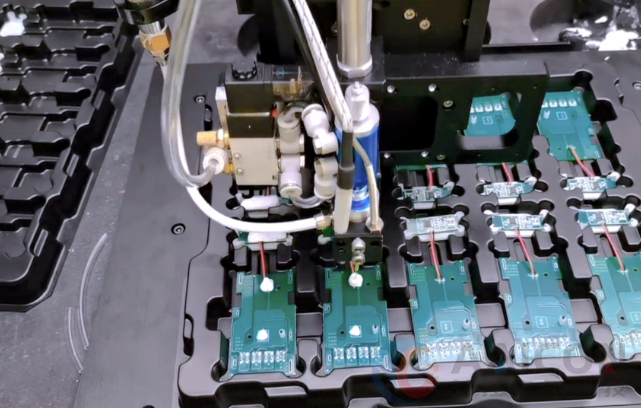 嵌入式工控机在PCB板上智能点胶解决方案